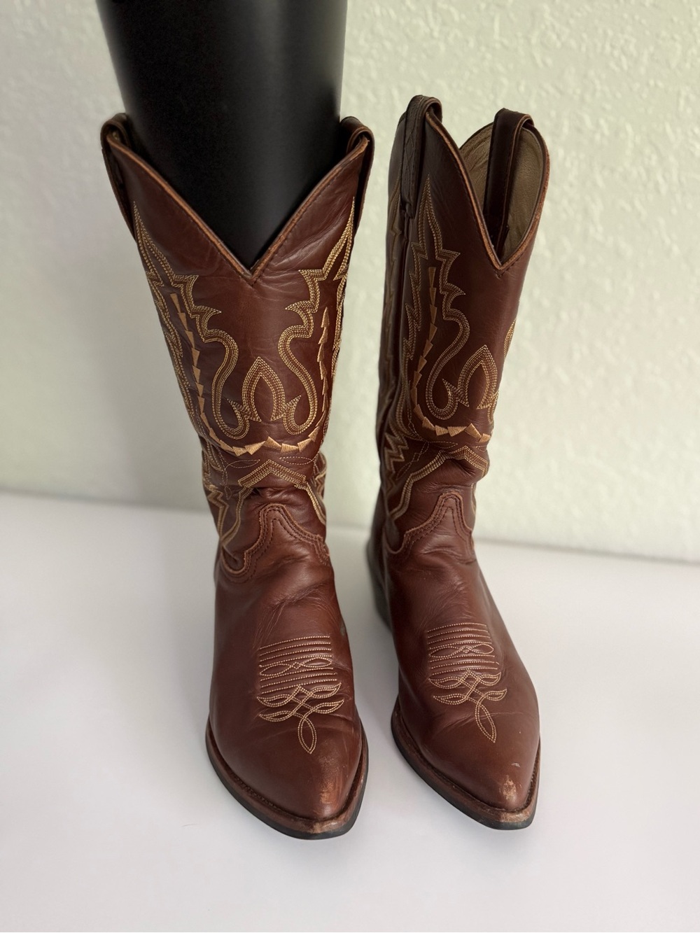 Justin Brown Women's Western Cowboy Boots - Classic Embroidered Style - Picture 3 of 14